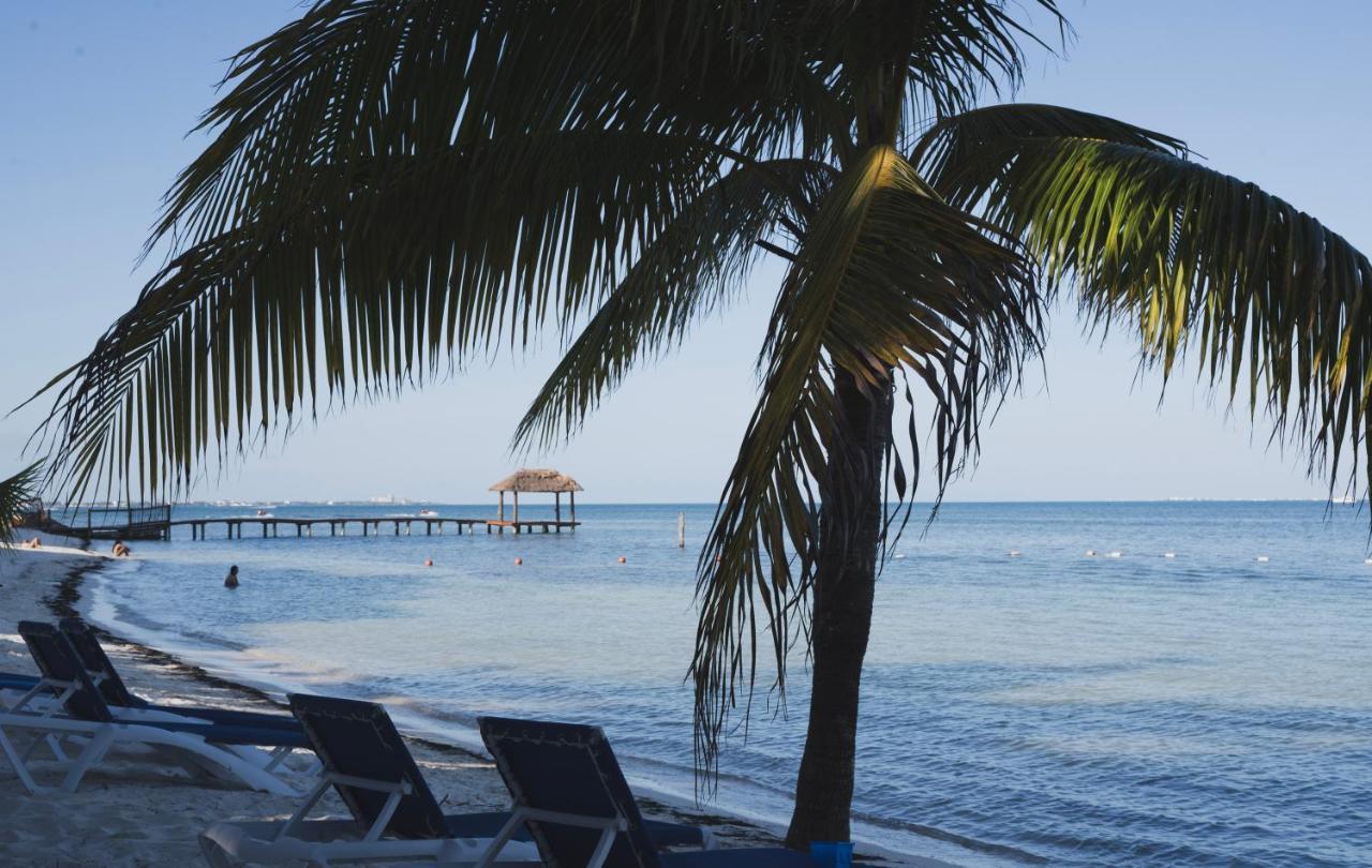 Front Beach Private Room With Shared Bathroom Cancún Extérieur photo