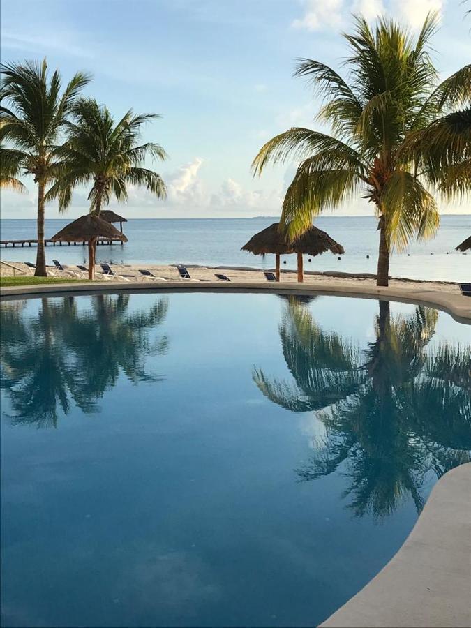 Front Beach Private Room With Shared Bathroom Cancún Extérieur photo