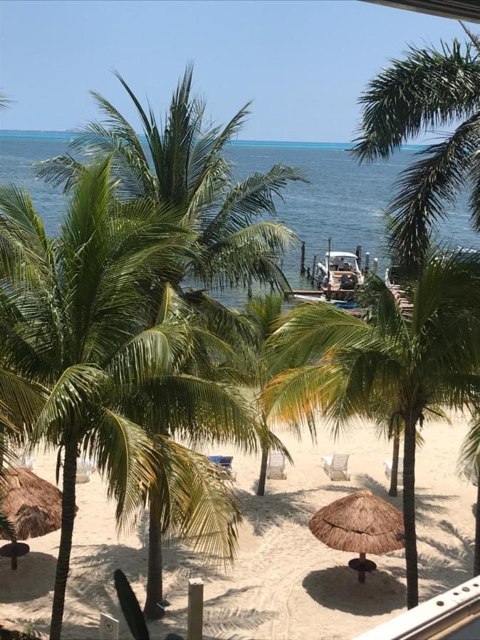 Front Beach Private Room With Shared Bathroom Cancún Extérieur photo