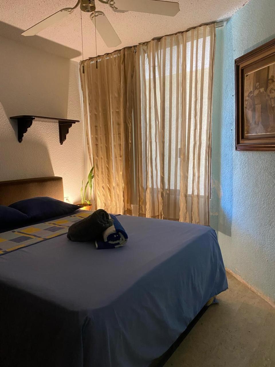 Front Beach Private Room With Shared Bathroom Cancún Extérieur photo