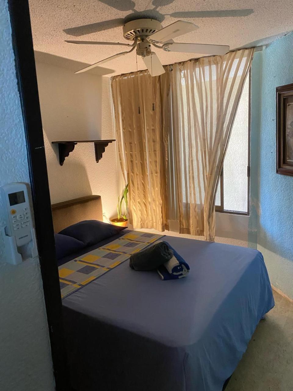 Front Beach Private Room With Shared Bathroom Cancún Extérieur photo