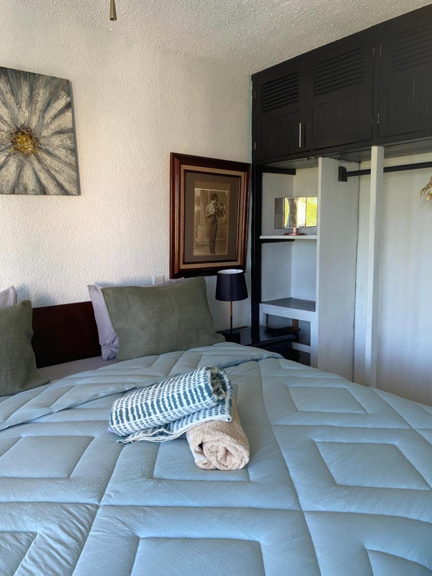 Front Beach Private Room With Shared Bathroom Cancún Extérieur photo